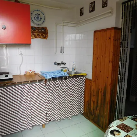 4 Fos Kutyabarat Apartman Velencen ולנצה